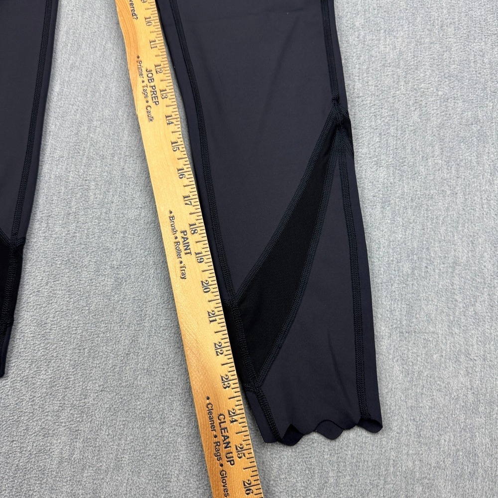 Peloton Leggings Medium Black Move Mission Scalloped Hem High Rise Yoga 25" - Picture 9 of 13